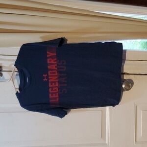 🐻   UnderArmour T-shirt size S